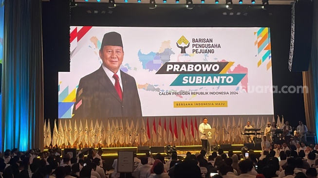 Kelakar Prabowo Sulit Cari Pinjaman Bank, Bintang Seabrek Nggak Laku