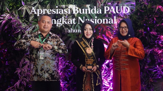 Bupati Mojokerto Raih Apresiasi Bunda PAUD Tingkat Nasional 2023