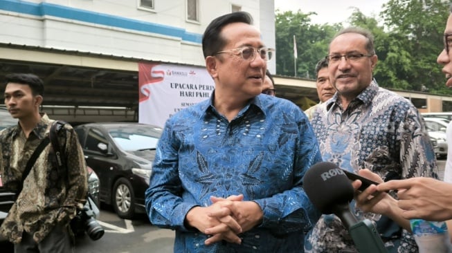 Mediasi Ketua DPD RI 2009-2016 Irman Gusman dengan KPU terkait namanya yang dicoret dalam Daftar Calon Tetap (DCT) DPD RI menemui jalan buntu. (Suara.com/Dea)