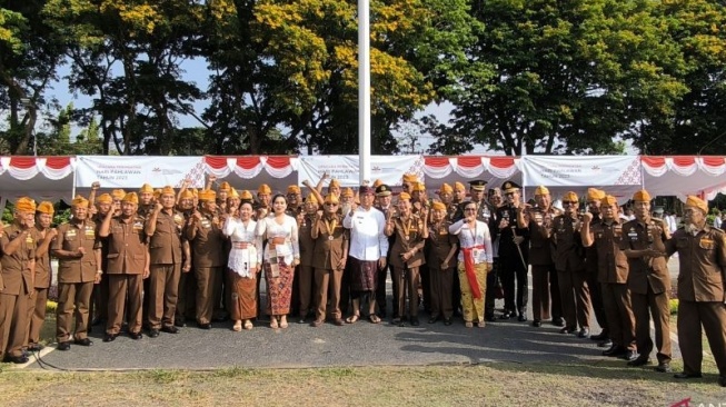 Veteran Denpasar Diberi Sembako di Hari Pahlawan