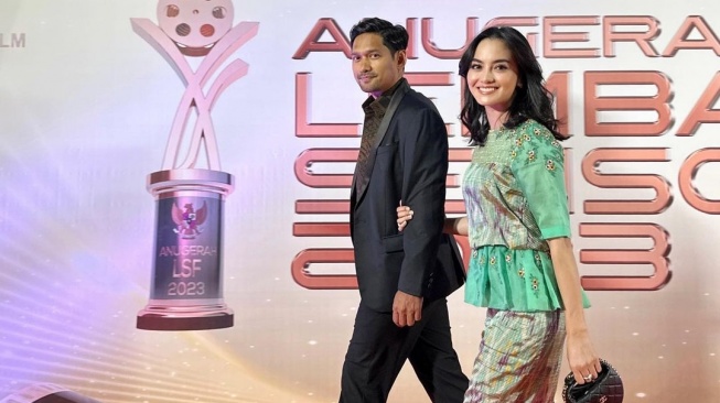 Momen Mesra Ibnu Jamil dan Ririn Ekawati. (Instagram/ririnekawati)