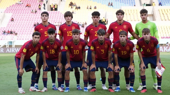 Tahap start Timnas U-17 Spanyol pada laga Piala Dunia U-17 2023 melawan Timnas Mali U-17 di Stadion Manahan, Solo, Senin (13/11). [Doc. LOC WCU17/RKY]