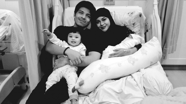 Foto Keluarga Atta Halilintar, Aurel Hermansyah dan Ameena Hanna Nur Atta (Instagram)