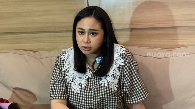 Denise Chariesta Kumat, Ngamuk-Ngamuk di Medsos Gara-Gara Ketiak Basah