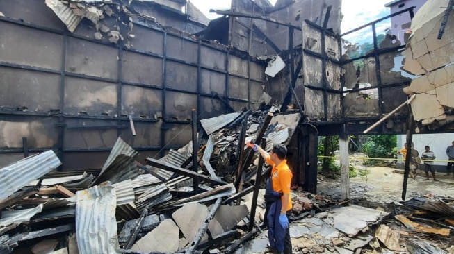 Kebakaran Menghanguskan 6 Ruko di Batu Ampar Kubu Raya