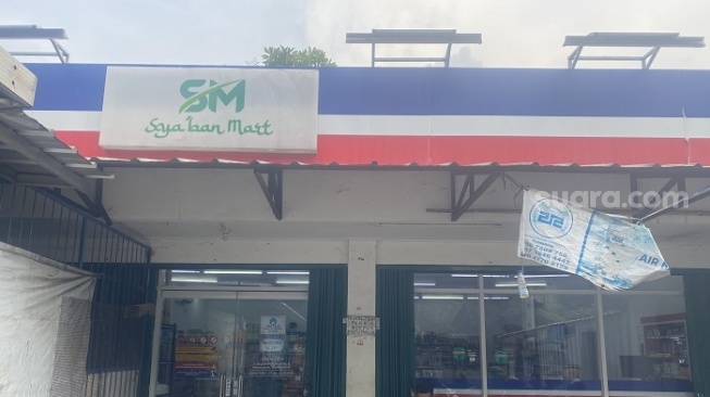 Penampakan Minimarket Sya'ban Mart di kawasan Kebon Jeruk, Jakarta Barat. (Suara.com/Faqih)