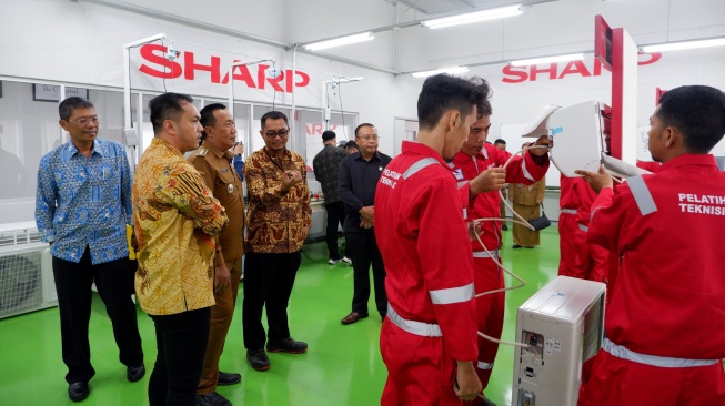 Sharp Gelar Program Pelatihan Teknisi AC Masyarakat Karawang, Tekan Pengangguran