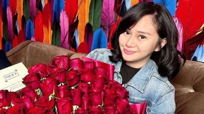  Artis Melahirkan Tanpa Suami (Instagram/@denisechariesta91)