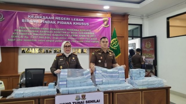 Adik Tiri Ratu Atut Chosiah Kembalikan Uang Korupsi Sodetan Cibinuangeun Sebesar Rp3,8 Miliar