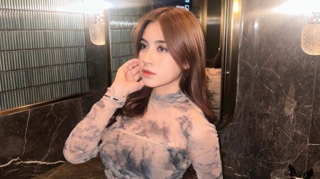 Profil Rinoa Aurora Senduk, Pacar Leon Dozan yang Video Penganiayaannya Viral