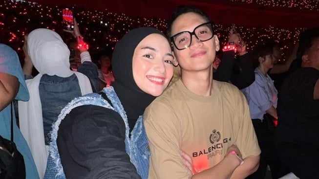 Potret Artis Nonton Coldplay (Instagram/@citraciki)