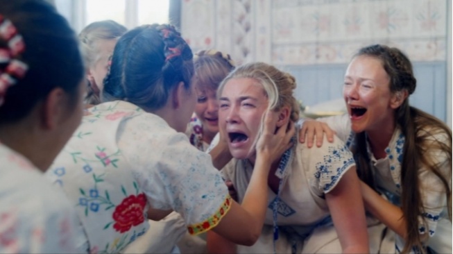 Ulasan Film Midsommar, Kengerian di Siang Hari yang Sangat Cerah dan Indah