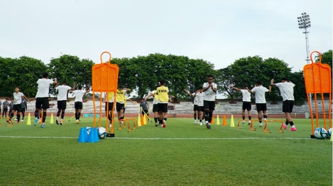 Sesi Latihan Timnas Indonesia U-17 di Stadion Gelora 10 Nopember, Surabaya Pada Rabu (15/11/2023). (pssi.org)