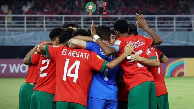 Maroko U-17 ketika menghadapi Timnas Indonesia U-17 pada matchday ketiga Grup A Piala Global U-17 2023 di tempat Stadion Gelora Bung Tomo (GBT), Surabaya, Kamis (16/11/2023) waktu malam WIB. [Dok. Instagram/@equipedumaroc]