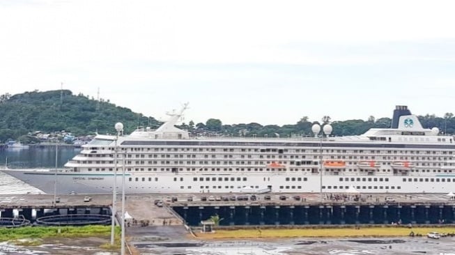 Sabang Dikunjungi Kapal Pesiar Crystal Symphony Pembawa 105 Wisatawan Asing