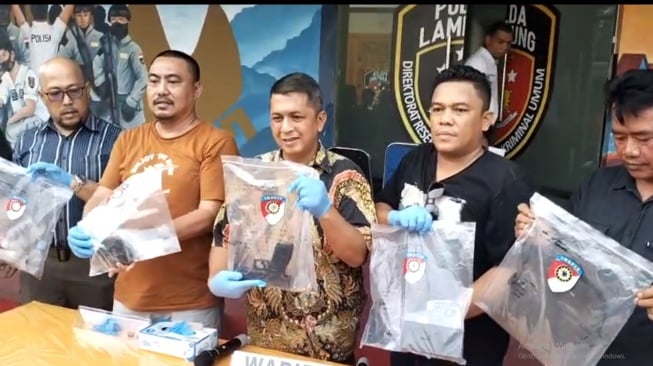 Komplotan Pencuri yang Tabrak Polisi di Pesisir Barat Pakai Uang Kejahatan untuk Pesta Narkoba