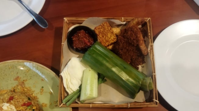 Lezatnya Menu Masakan Sunda di Bistro Amera Jambi, Nasi Liwetnya Juara