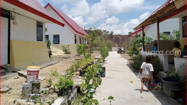 Rumah khusus di Dusun Ngolang, Desa Kuta, Kabupaten Lombok Tengah, Nusa Tenggara Barat (NTB),yang dibangun bagi warga terdampak proyek KEK Mandalika.[Suara,com/Buniamin] 