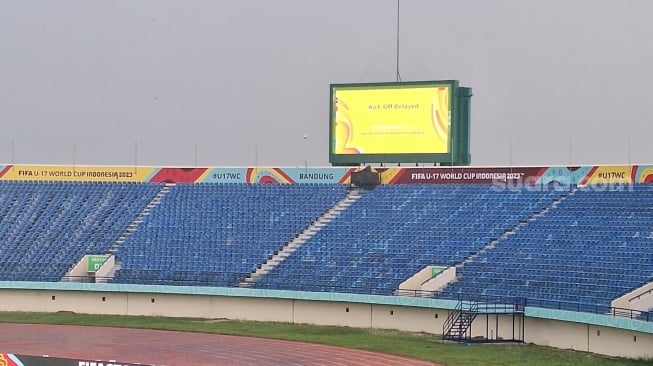 Petir dan Hujan Deras Bikin Kick Off Selandia Baru vs Meksiko di Stadion SJH Tertunda 45 Menit