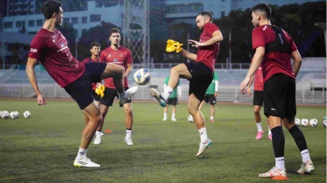 Timnas Indonesia Saat Berlatih di Stadion Rizal Memorial, Manila. (pssi.org)