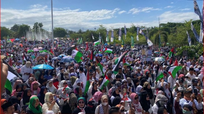 Aksi Bela Palestina di Lombok Tengah, Warga Sumbang Cincin Hingga Koin Emas