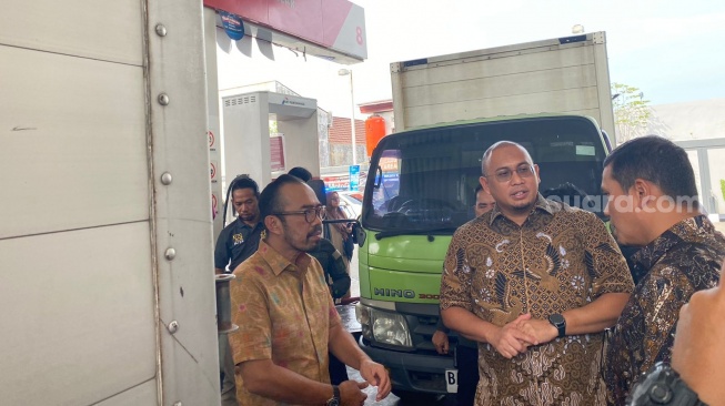 Buntut Antrean BBM Solar, Komisi VI DPR dan Pertamina Sidak SPBU di Kota Padang: Kuota BBM di Sumbar Tidak Berkurang!