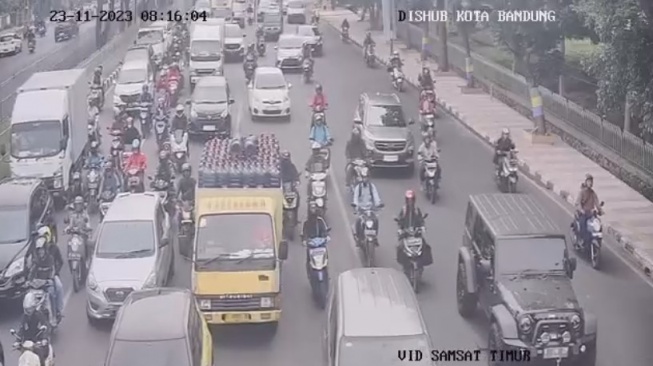 5 Titik Lampu Merah Di Kota Bandung Yang Bisa Bikin Kamu Tua Di Jalan