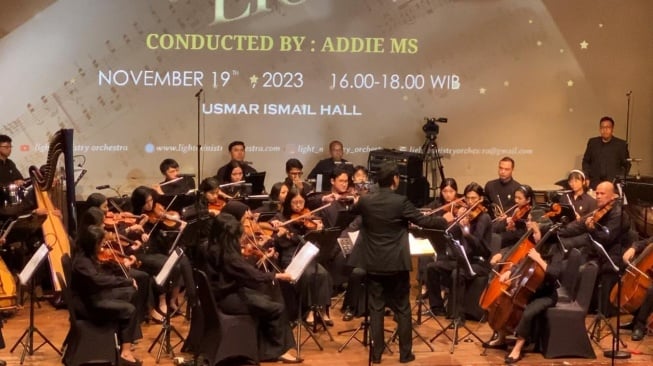 Addie MS menggelar konser bersama Light Ministry Orchestra (LMO) di Gedung Usmar Ismail, Kuningan, Jakarta, Minggu (19/11/2023).  Dimana sebagian anggota LMO merupakan anak berkebutuhan khusus. [dokumentasi pribadi] 