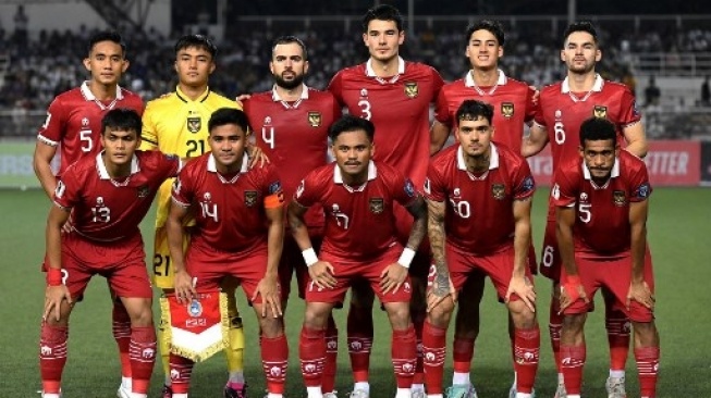 Timnas Indonesia berfoto sebelum dimulainya pertandingan sepak bola kualifikasi Piala Dunia 2026 melawan Filipina di Manila pada 21 November 2023.JAM STA ROSA / AFP