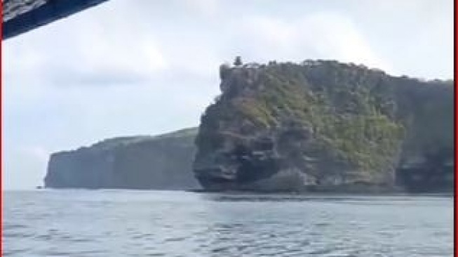 Viral, penampakan Pura Luhur Uluwatu, Badung, Bali. [Tangkap Layar] 