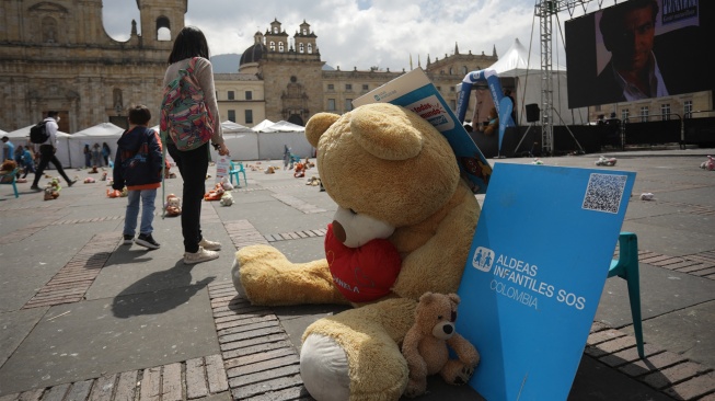 Protes Tingginya Kasus Pelecehan Anak di Kolombia, Ribuan Boneka Dipajang di Bogota