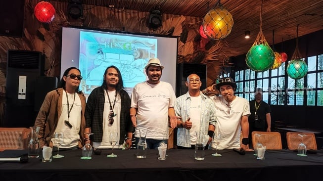 Band Bunga Rilis Ulang Lagu Kasih Jangan Kau Pergi Versi 2023