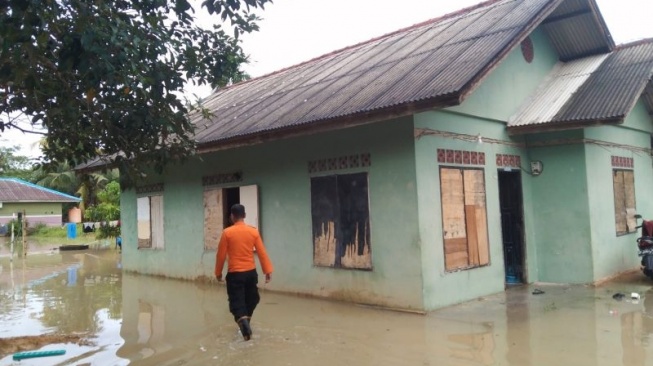 Ratusan Rumah di Kabupaten Karimun Terendam Banjir,  486 Warga Terdampak