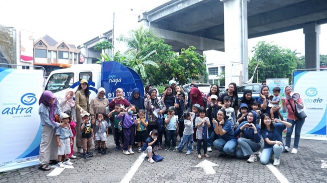 Asuransi Astra Selenggarakan Little Financial Master & Emergency Roadside Assistance Tour di Kelapa Gading