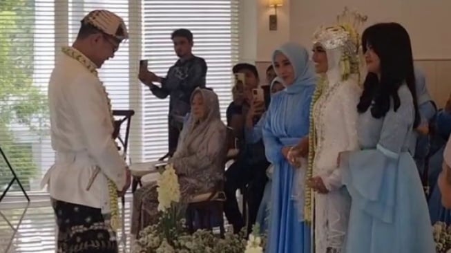 Momen Salshadilla Juwita Dampingi Nadya Mustika Menikah. (Instagram/tw.wedding)