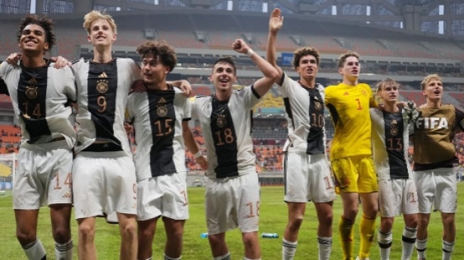Luapan kegembiraan timnas Jerman U-17 lantaran berhasil melaju ke semi final Piala Planet U-17 2023 (instagram/dfb_junioren)