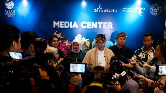 Mobilitas Wisatawan Diprediksi Tembus 107 Juta, Menparekraf Sandiaga Uno Minta Masyarakat Waspada Covid-19