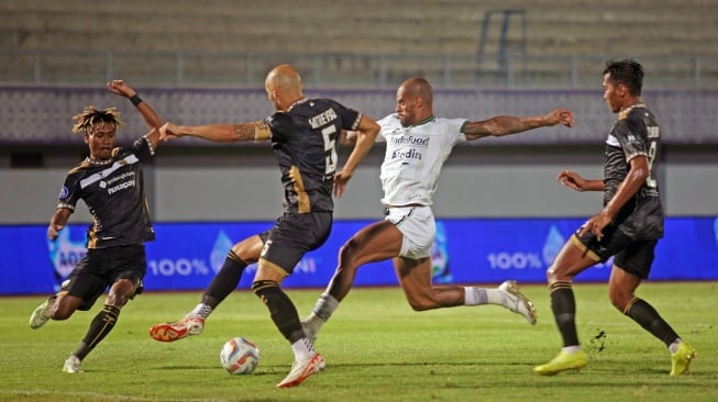 Dewa United Kalah Telak dari Persib Bandung, Jan Olde Riekerink Kecewa Berat