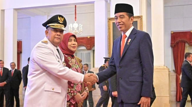 Dilantik Jokowi, Edy Natar Lanjutkan Amanah di Sisa Jabatan Sebulan ke Depan