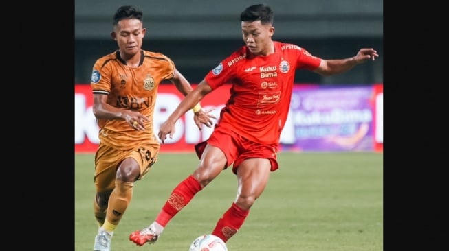 Suasana laga BRI Liga 1 antara Bhayangkara FC vs Persija Jakarta di Stadion Patriot Candrabhaga, Bekasi, Senin (27/11) malam. [dok. Persija]