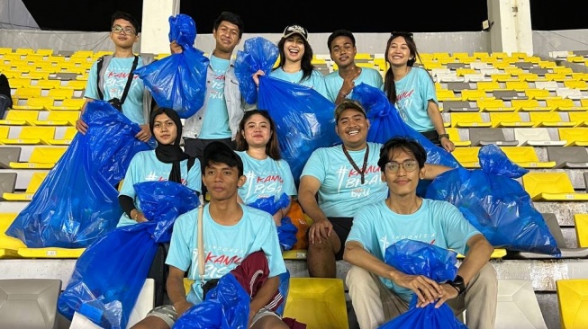 Ajak Generasi Muda Lakukan Aksi Bersih-bersih Sampah di Piala Dunia U-17