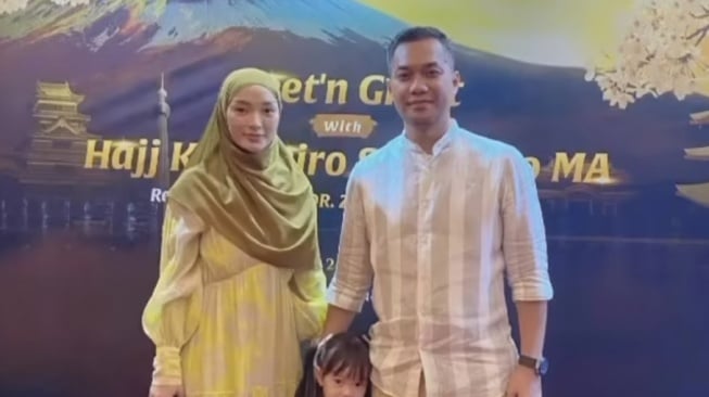 OOTD Zaskia Gotik Kenakan Hijab (Instagram)