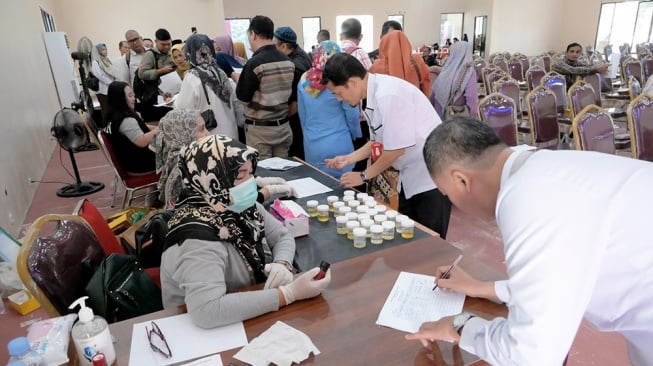 Ada Apa? Pejabat Universitas Negeri Gorontalo Dites Urine