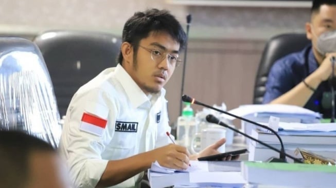 Sejumlah Orang Berkaos 02 Diduga Intimidasi Pendukung AMIN Sebelum Anies Kampanye di Sulsel