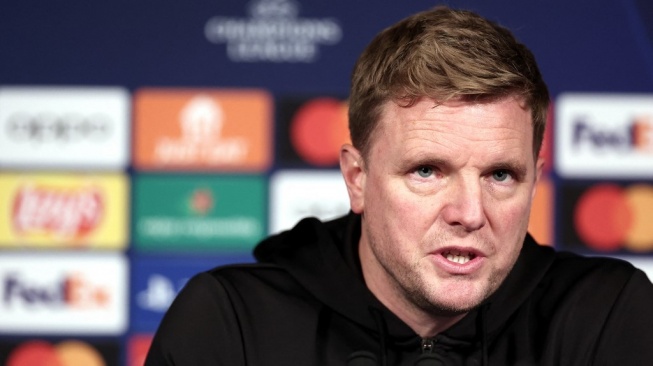 Pelatih Newcastle United, Eddie Howe menghadiri konferensi pers jelang laga Liga Champions kontra PSG di Parc des Princes, Paris, Prancis. [FRANCK FIFE / AFP]