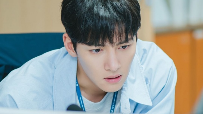 Potret Ji Chang Wook di Welcome to Samdalri (Instagram/@jtbcdrama)