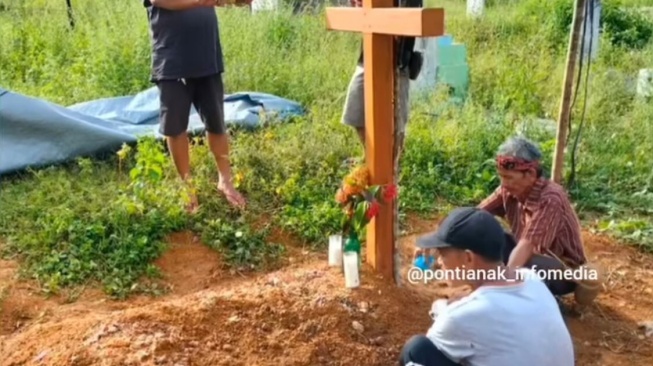 Polisi Bongkar Makam Bocah 7 Tahun yang Diduga Tewas Usai Dianiaya Orang Tua Angkat di Sandai Ketapang