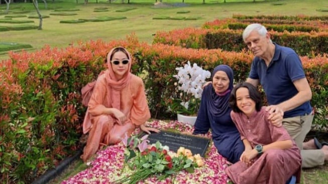 Bunga Citra Lestari (BCL) dan ibu mertua Dida Sinclair (Instagram)