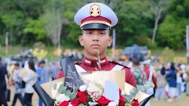 Momen Anak Ferdy Sambo Tribrata Putra Wisuda Prabhatar Akpol 2023, Trisha Eungelica Beri Semangat Sang Adik Bikin Haru!