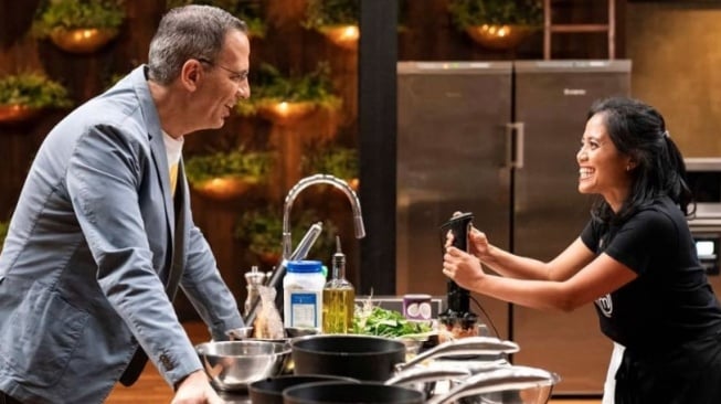 Mengenal Sosok Tati Carlin: Finalis Indonesia yang Bikin Juri Masterchef Australia Lahap Makan Peyek!